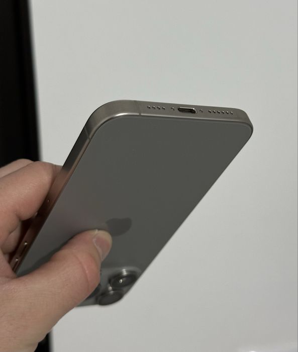 IPhone 15 Pro Max-21 cicluri de încărcare !