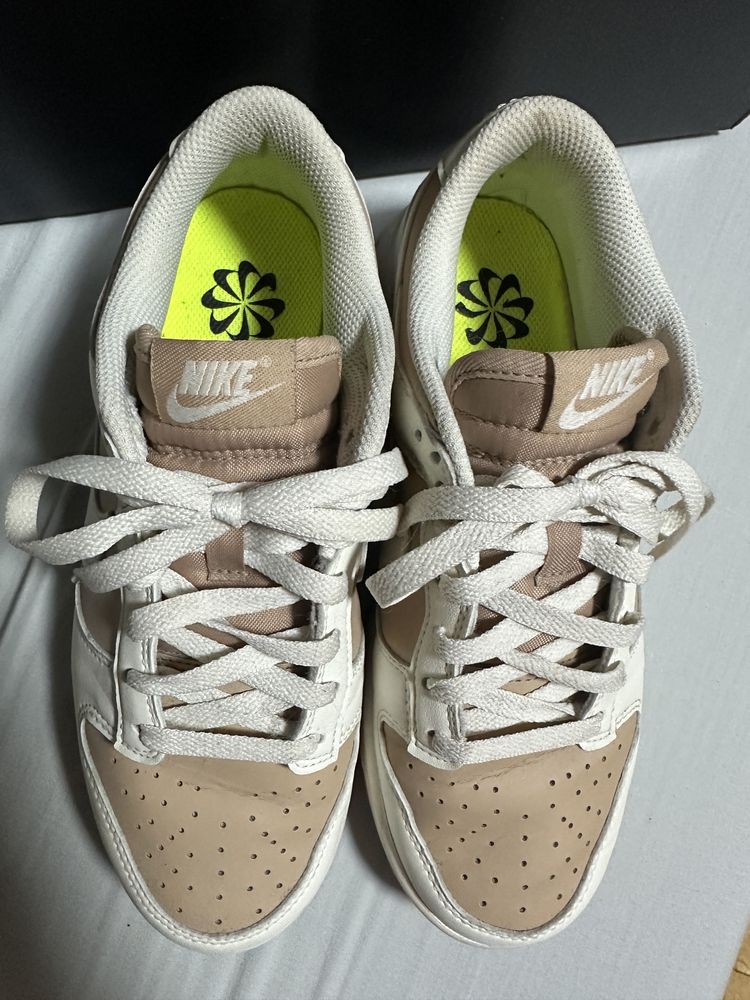 Nike Dunk Low - Бежово/Крем