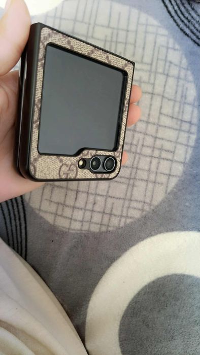 Vând Samsung Z Flip 5