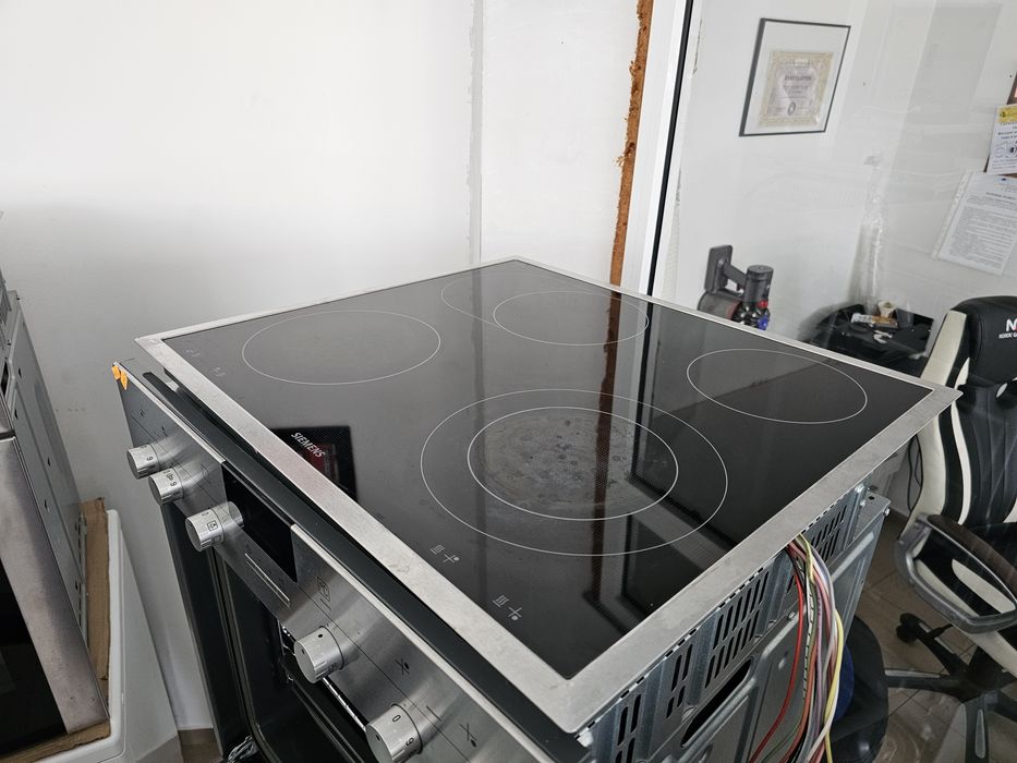 Комплект фурна и плот за вграждане Siemens