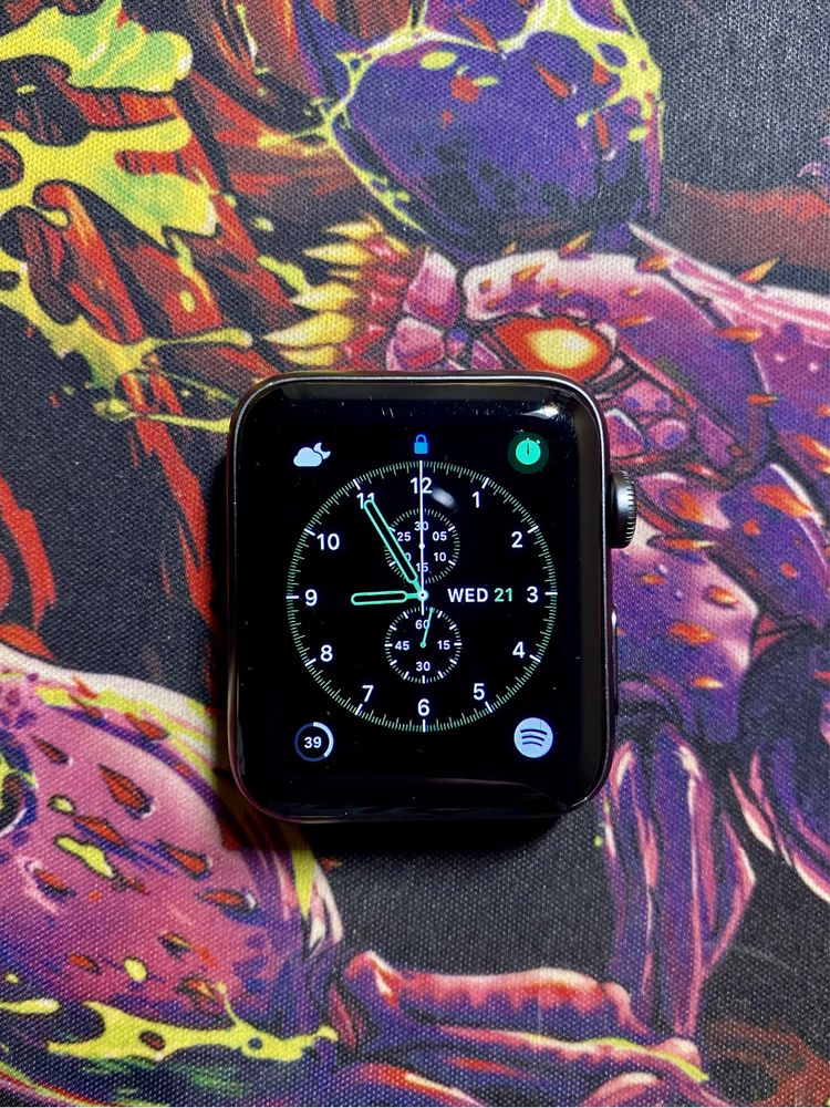 Apple Watch Series 3 ( 42mm ) - Space Gray