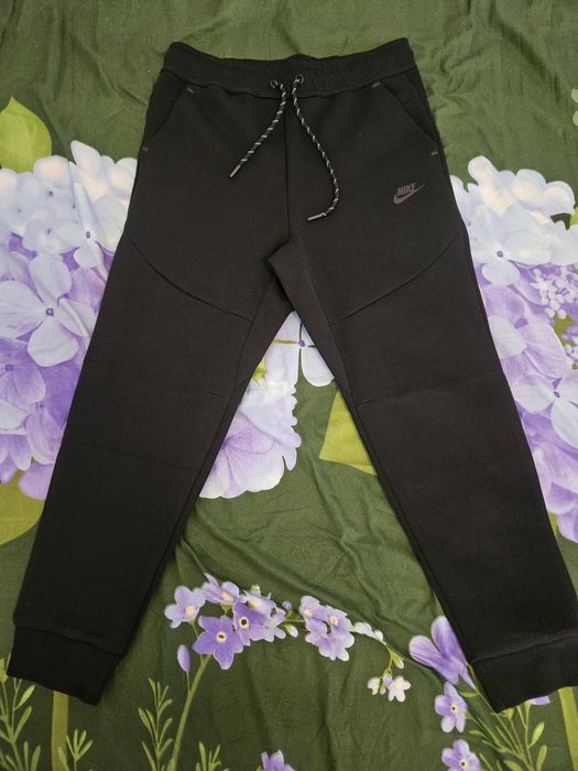 Pantaloni Nike tech marimea L