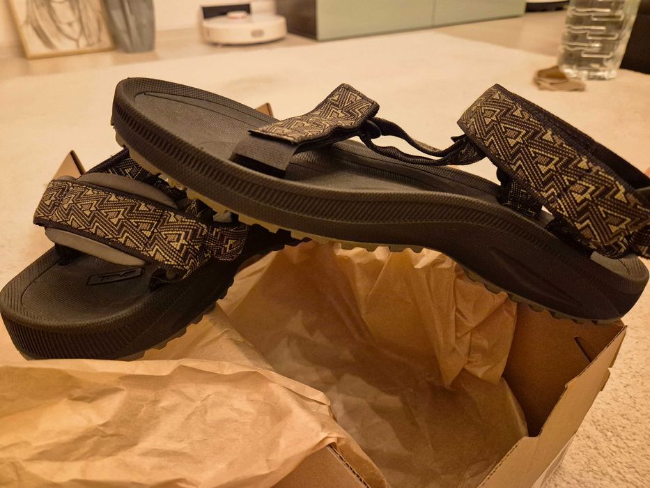 Sandale teva- marimea 41