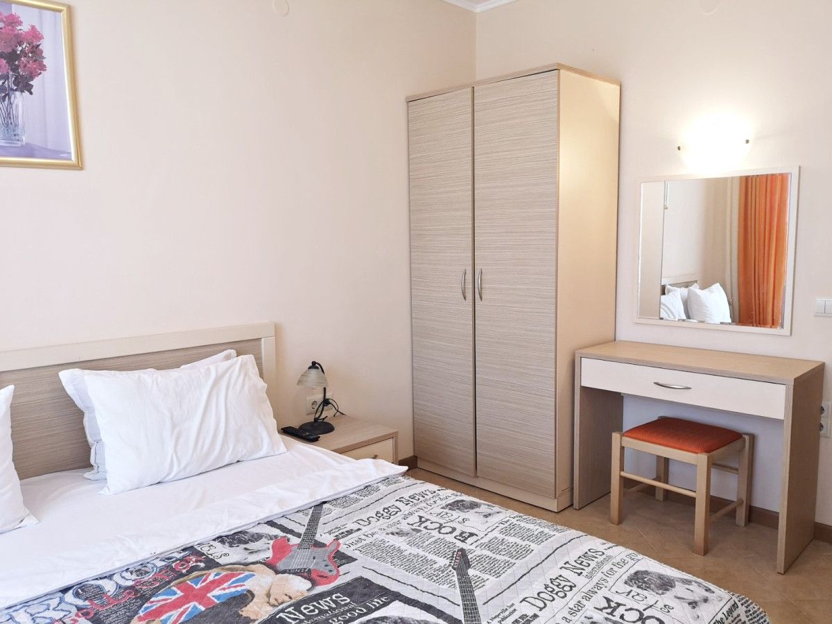 Продава се Двустаен апартамент в к.к. Слънчев бряг - 55 кв.м за 1291 €/кв.м - Снимка #2