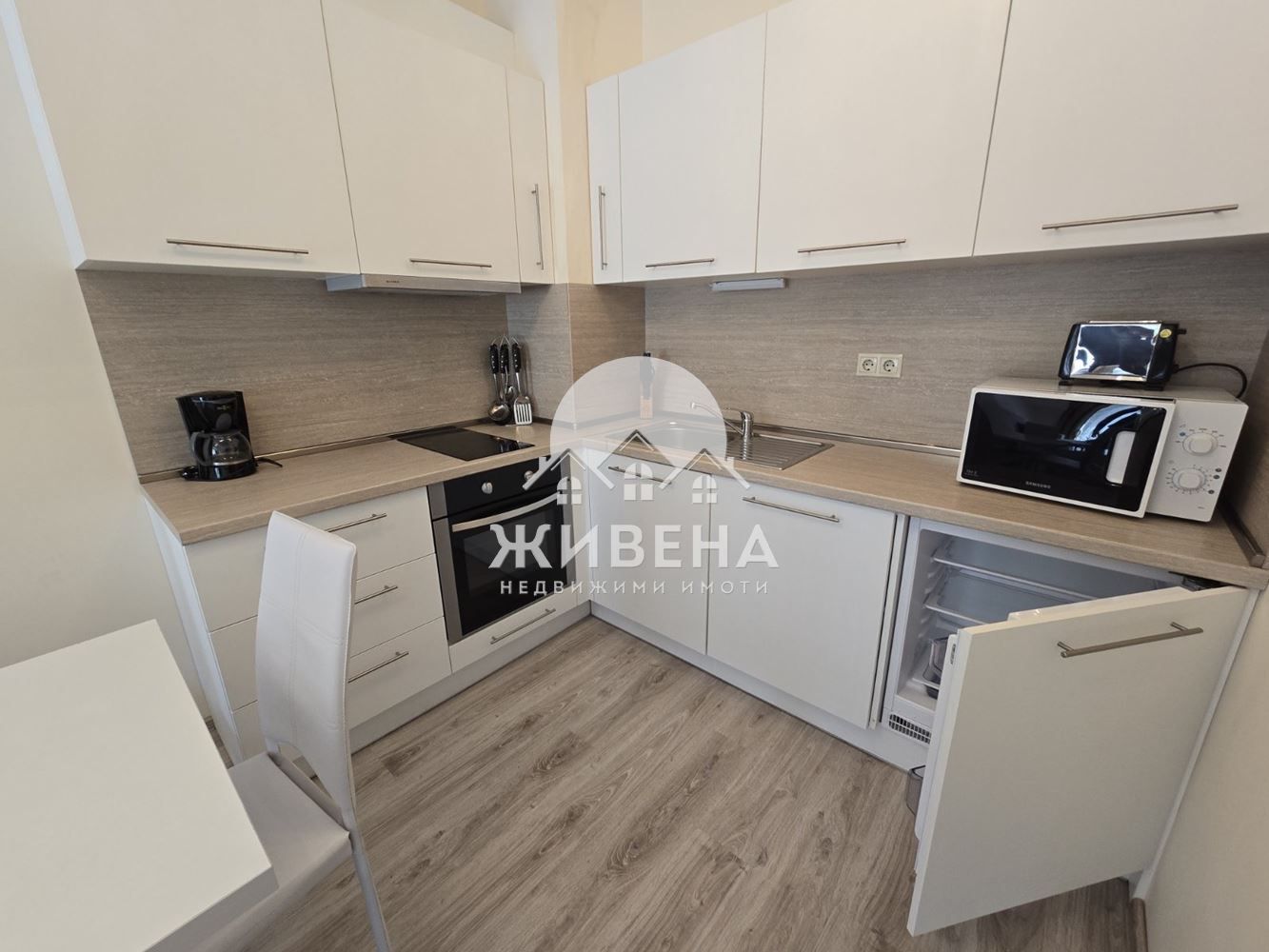 Продавам 2-стаен апартамент, кв. Аспарухово, к-кс Саут бей