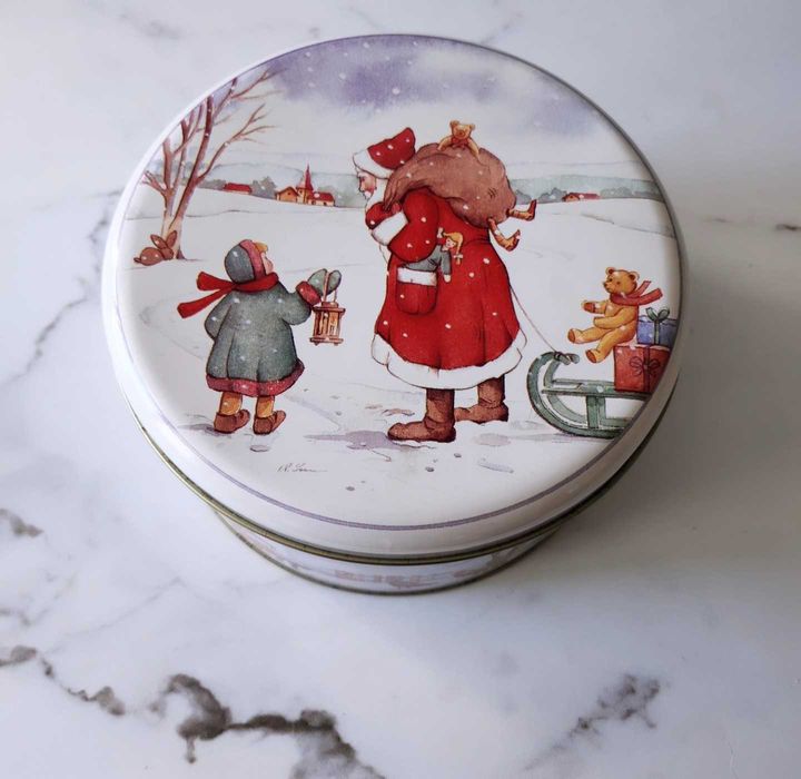 Коледни метални кутии