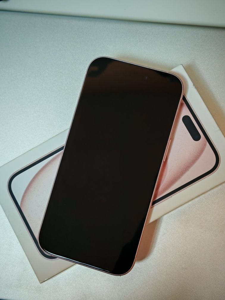 iPhone 15 128GB Pink / Отключен / Нулиран / Като Нов / Бартер /