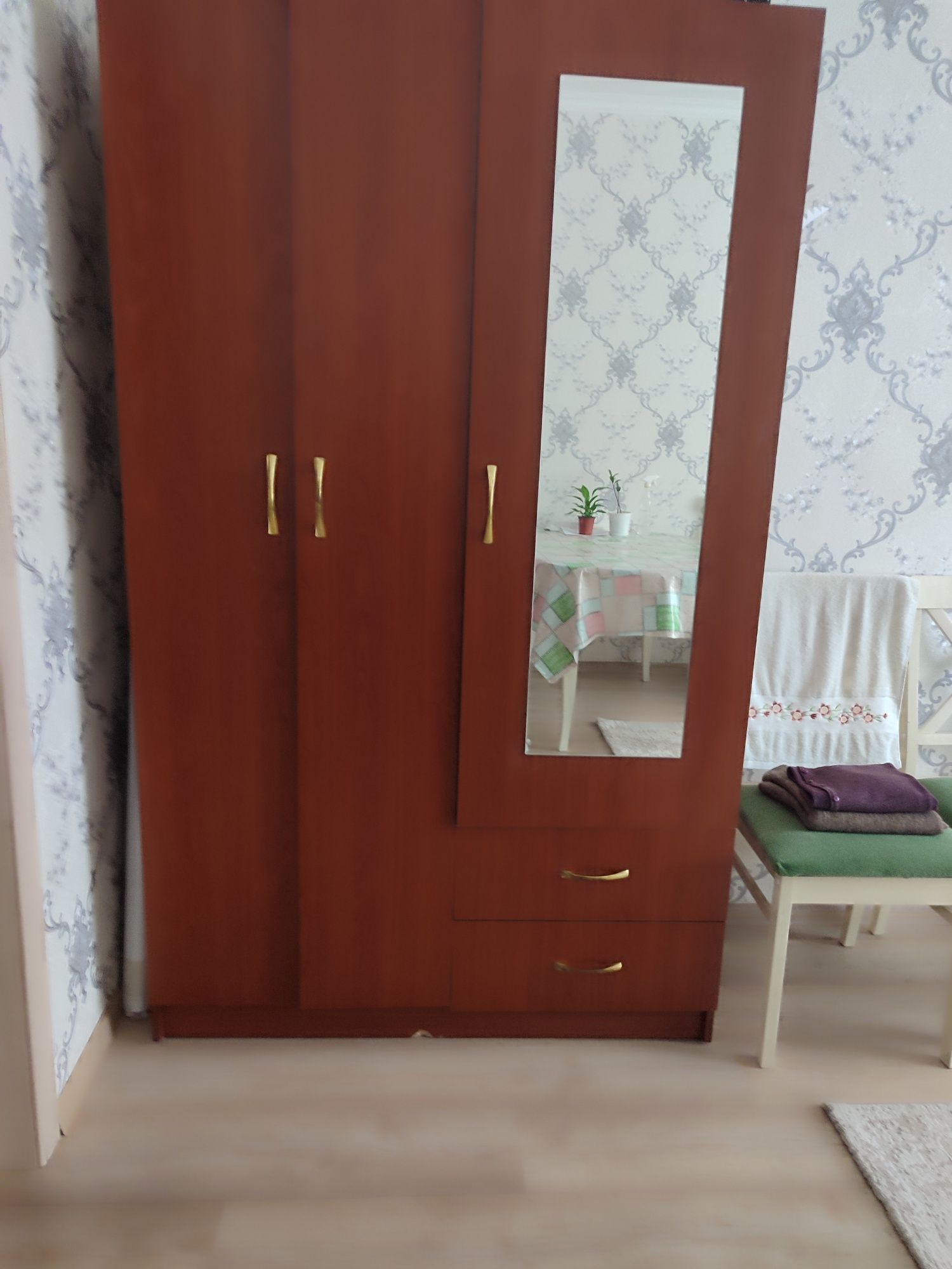 Продам бу комод в зал спальню прихожую
