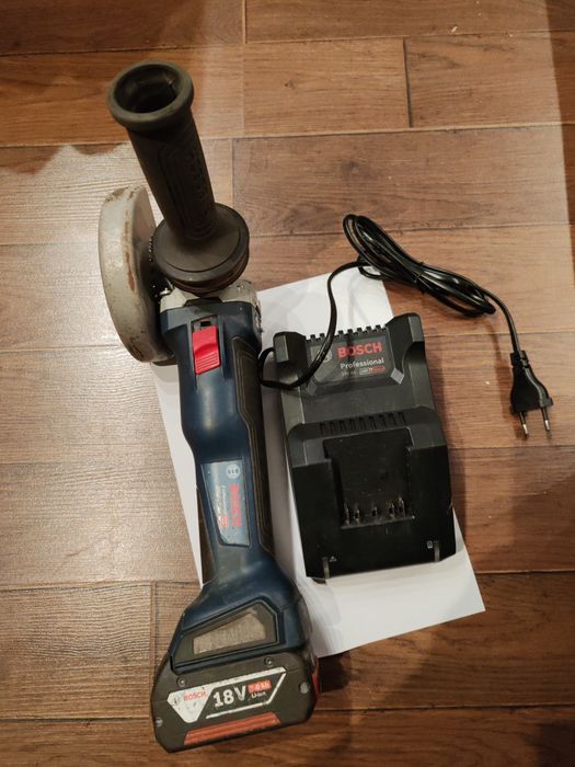 Polizor unghiular pe acumulator 18V 125 mm, gws 18 v-10 acumulator 5ah