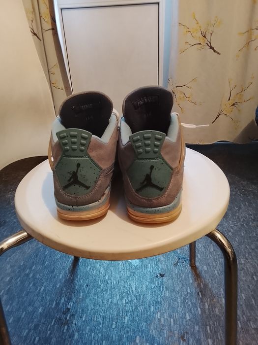 De vânzare , adidași