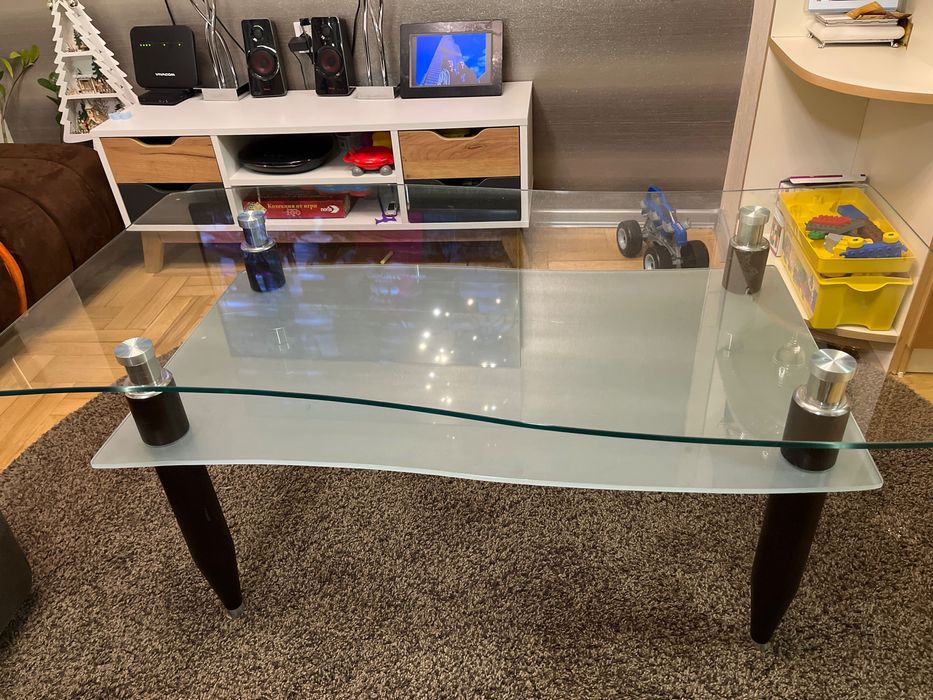 Холна стъклена маса