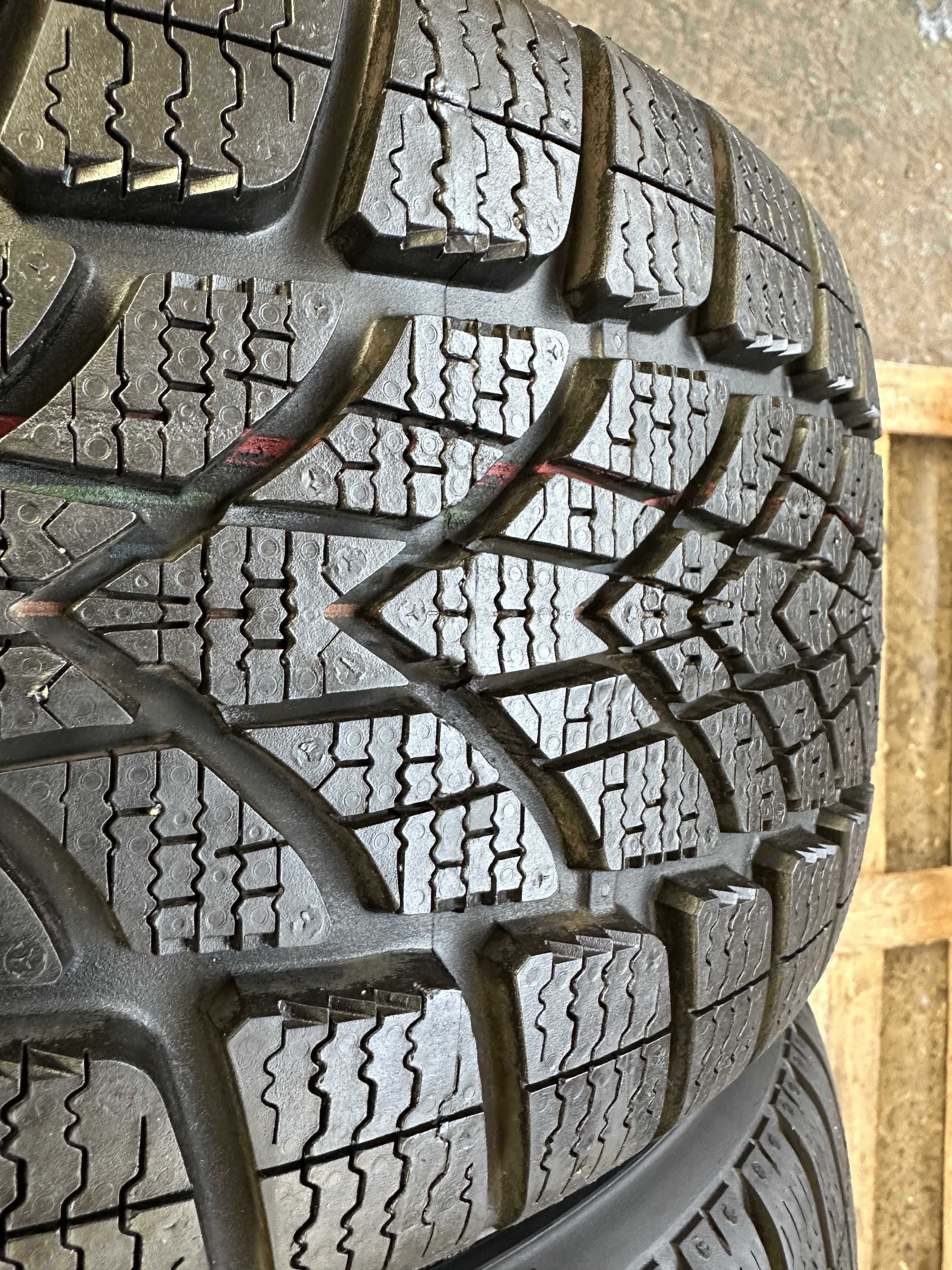 SET 2 Anvelope NOI Iarna 205/45 R17 DUNLOP SP WINTER SPORT runflat
