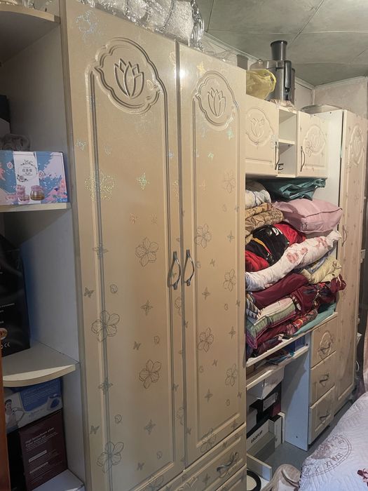 Продам шкаф стенка