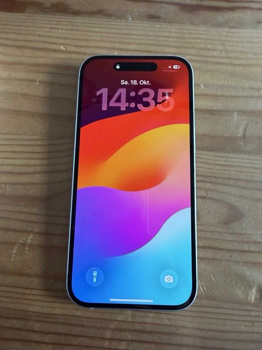 Apple iPhone 15 128GB Blue пукнат гръб