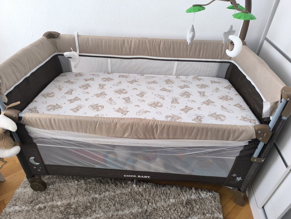 Vând patuț bebelasi