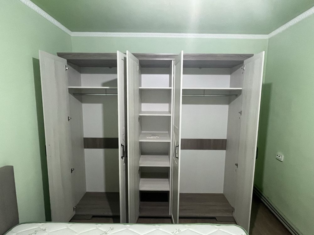 Продается шкаф большой