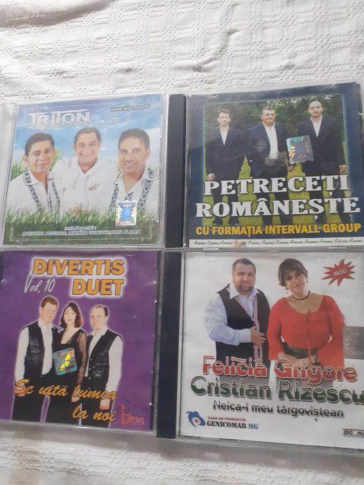 De vinzare cd originale cu muzica de petrecere