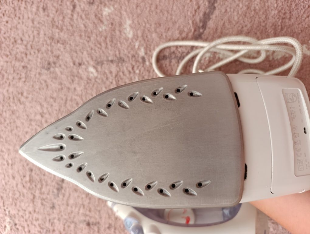 Ютии Tefal и Philips, в добро състояние.