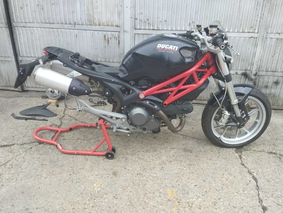 Ducati Monster 1100 S