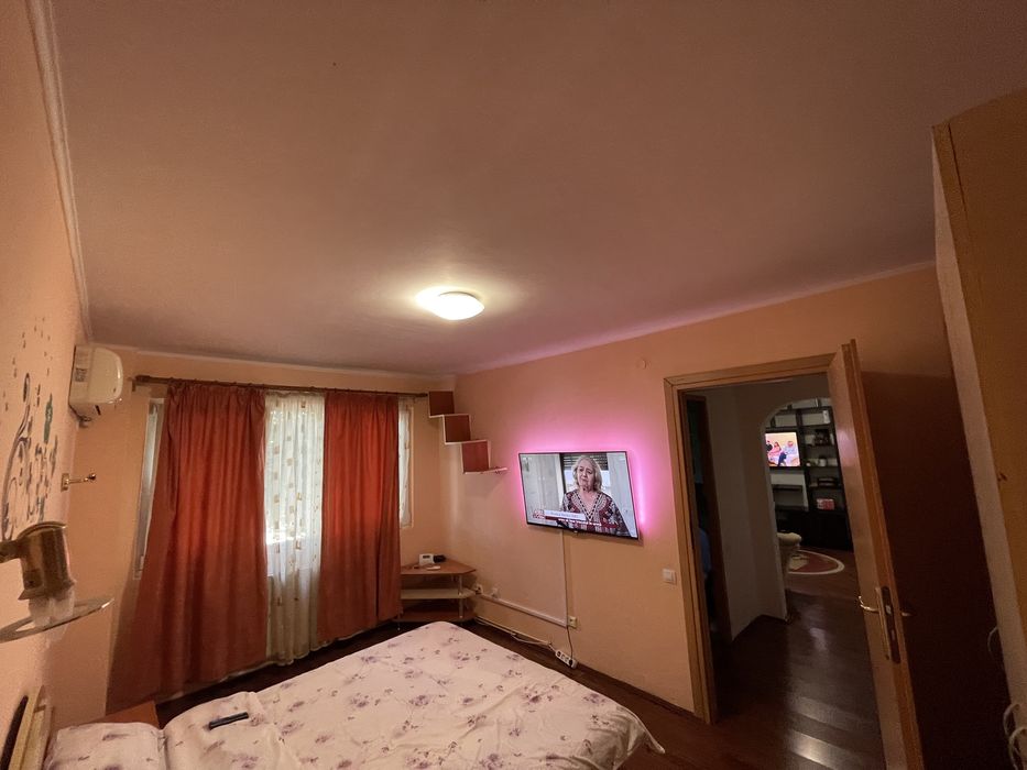 Inchiriez apartament 3 camere pod ros