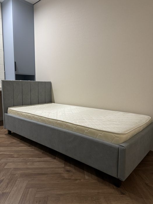 Продам кровать 90/200