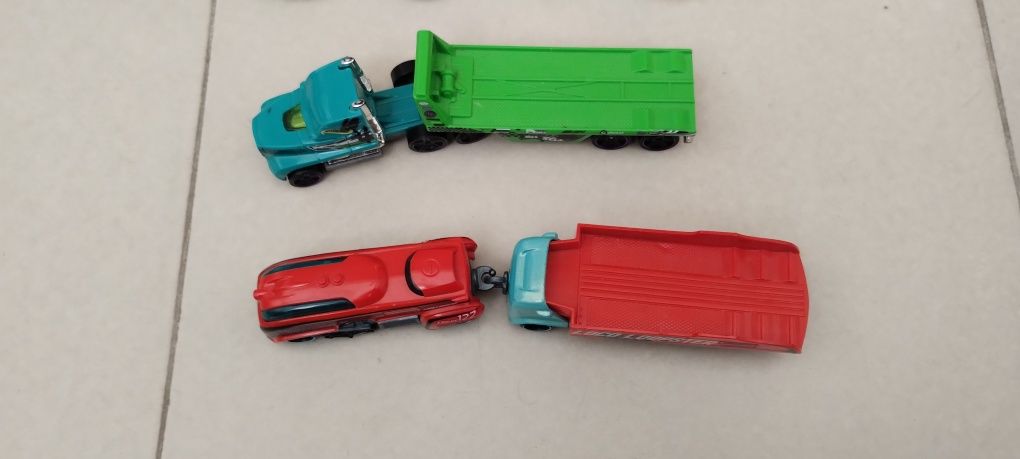 Колички Hotwheels