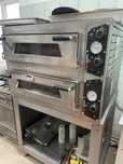 Cuptor pizza profesional capacitate 8 buc.