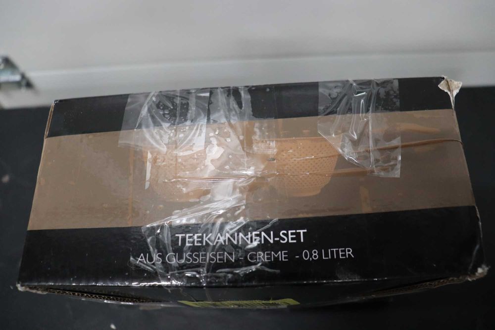 Комплект за чай Echtwerk от чугун, чайник 0.8л подвижна цедка, 1 ЧАША!