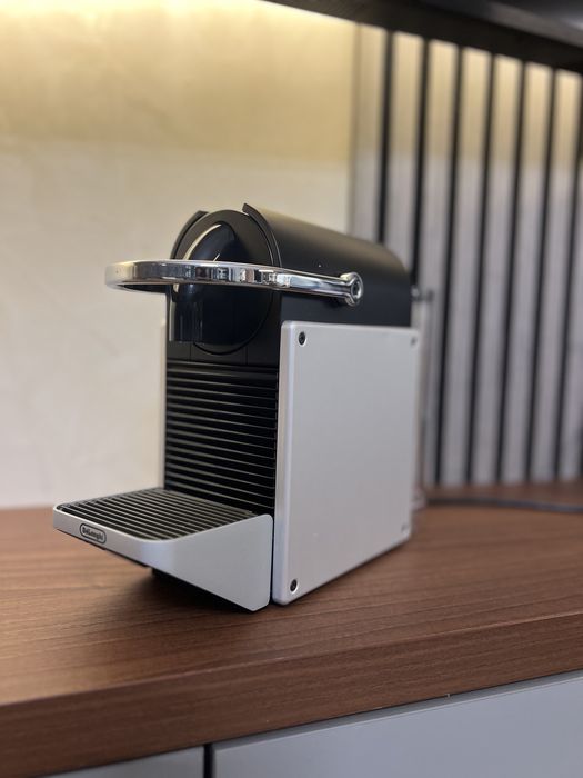 Nespresso - Pixie, C62-EUTINE-S, 19 bar, 0.7 l, Titan