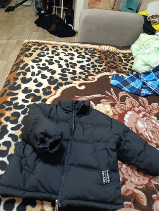 Продам куртку демисезонную