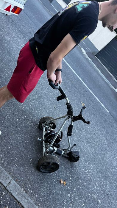 carucior electric golf cu actionare electrica de la maner