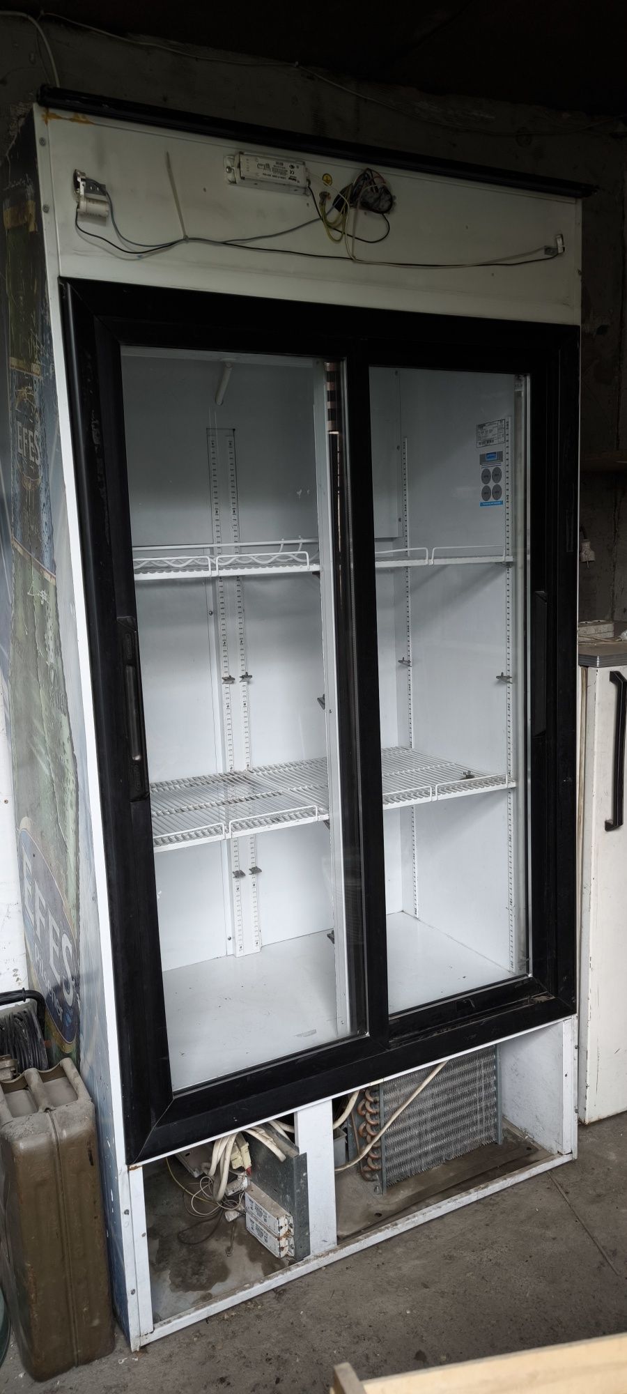 Витринный холодильник 760 литров б/у