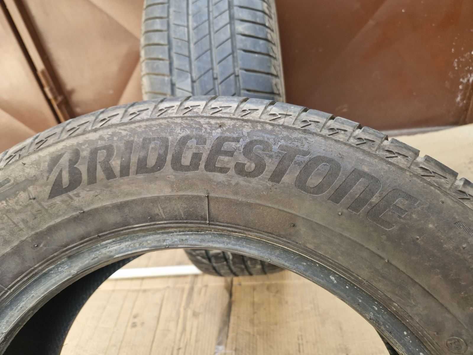 2 Bridgestone R17 215/65
летни гуми
DOT0122