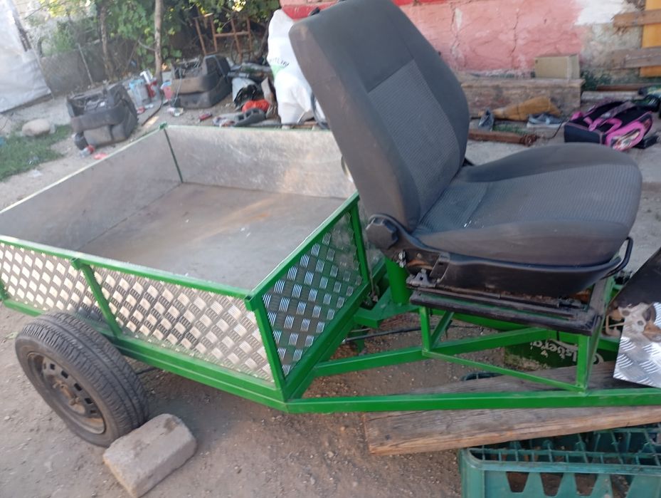 Remorcă de motosapă cu frână de mână și de picior