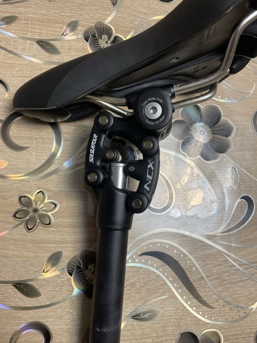 Tija sea SR Suntour 27,2x350mm si Sea bicicleta Selle Royal, Lookin