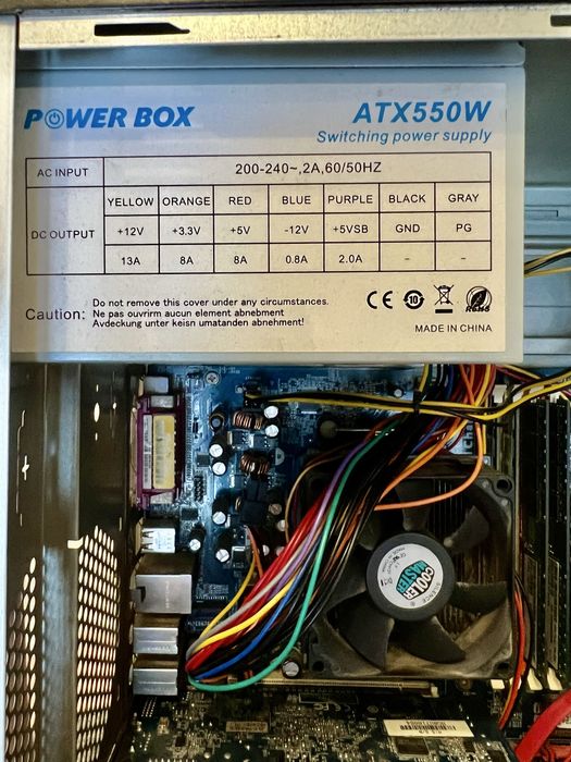 Стари компютър и компютърни части