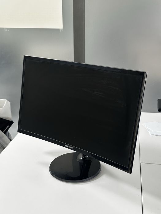 Monitor curved  Samsung 24 ideal xolatda