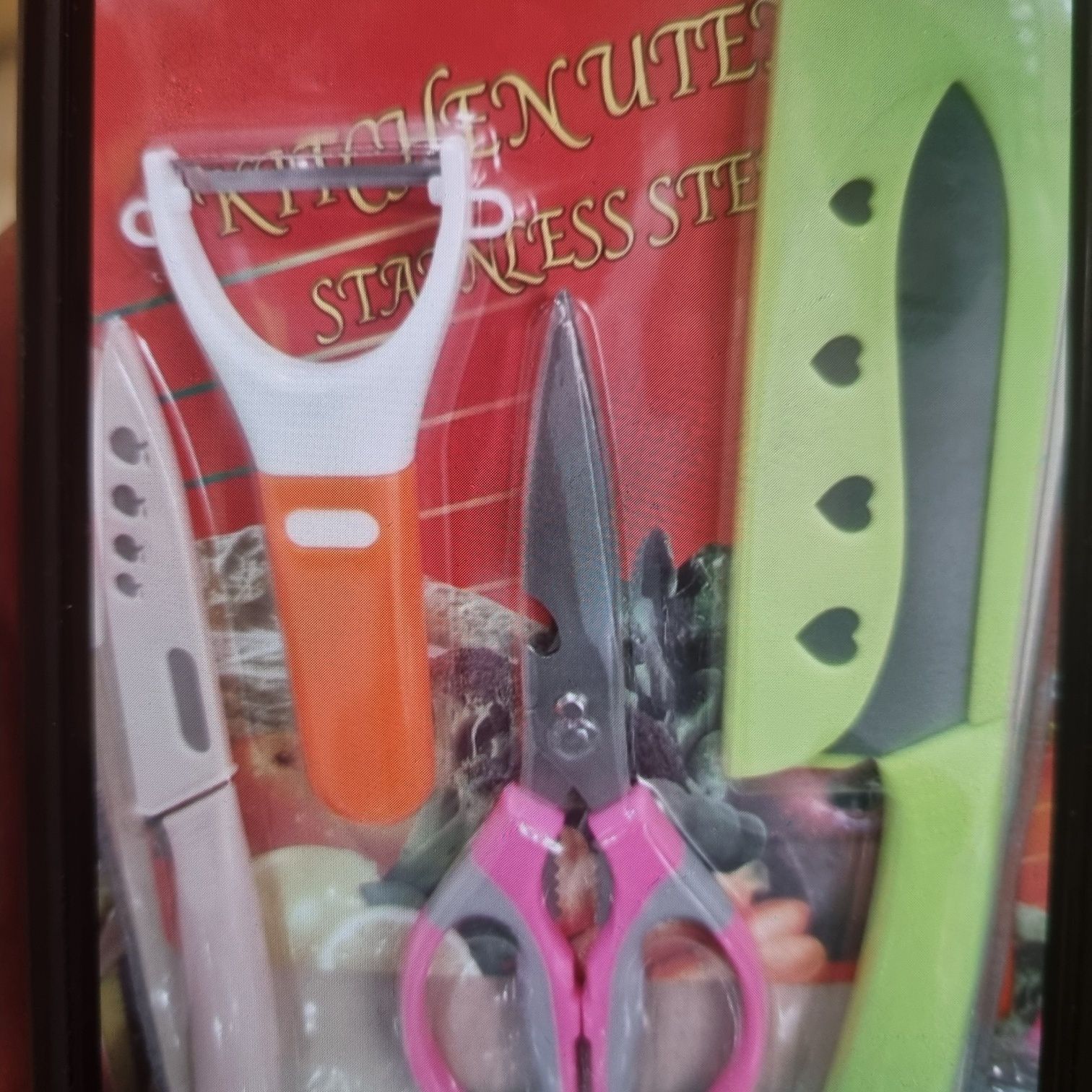 Set Bucătărie cu Cutit, curățator legume, foarfeca , satar, tocator