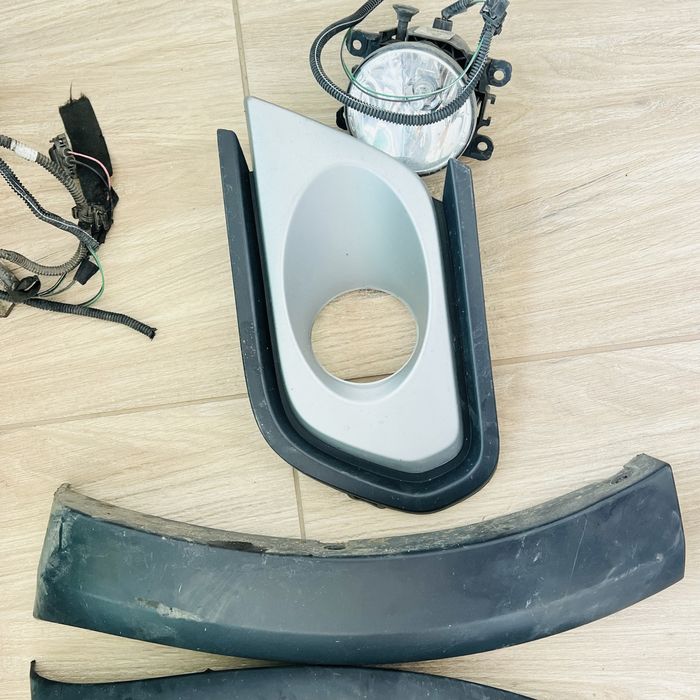 Masca intre faruri dacia sandero 2 facelift