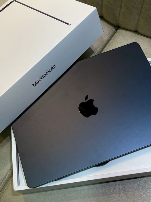 Macbook air m2 16/256 100% 22 ta sikl full komlekt 25 soatgacha yetadi