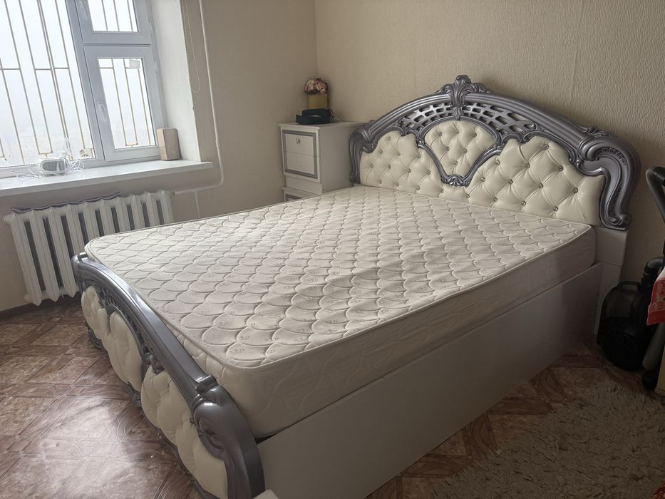 Спальный гарнитур с матрацом