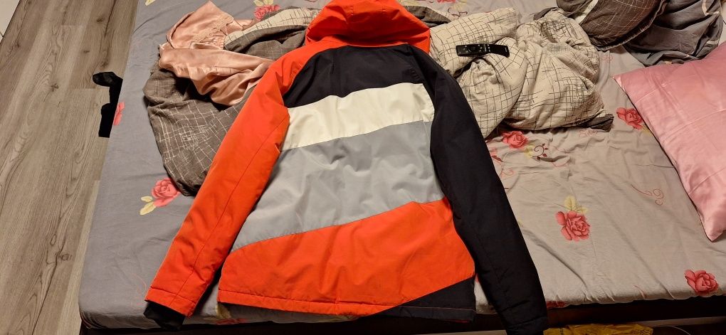 Quicksilver snowboard яке