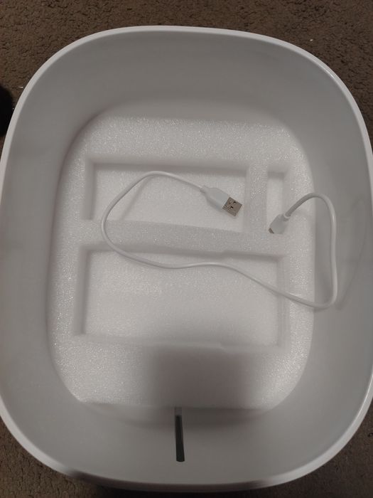 Fantana fara fir pentru pisici FEELNEEDY, Alb, Cu senzor, Plastic/Otel