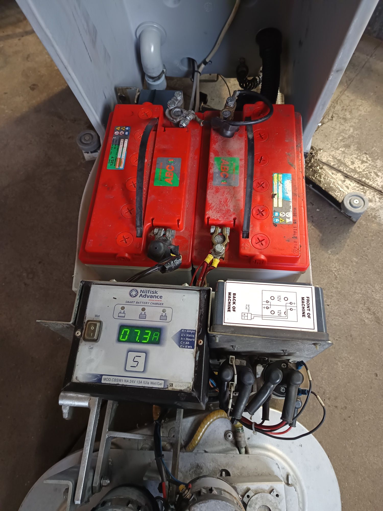 Акумулаторен подочистач Nilfisk BA 610D