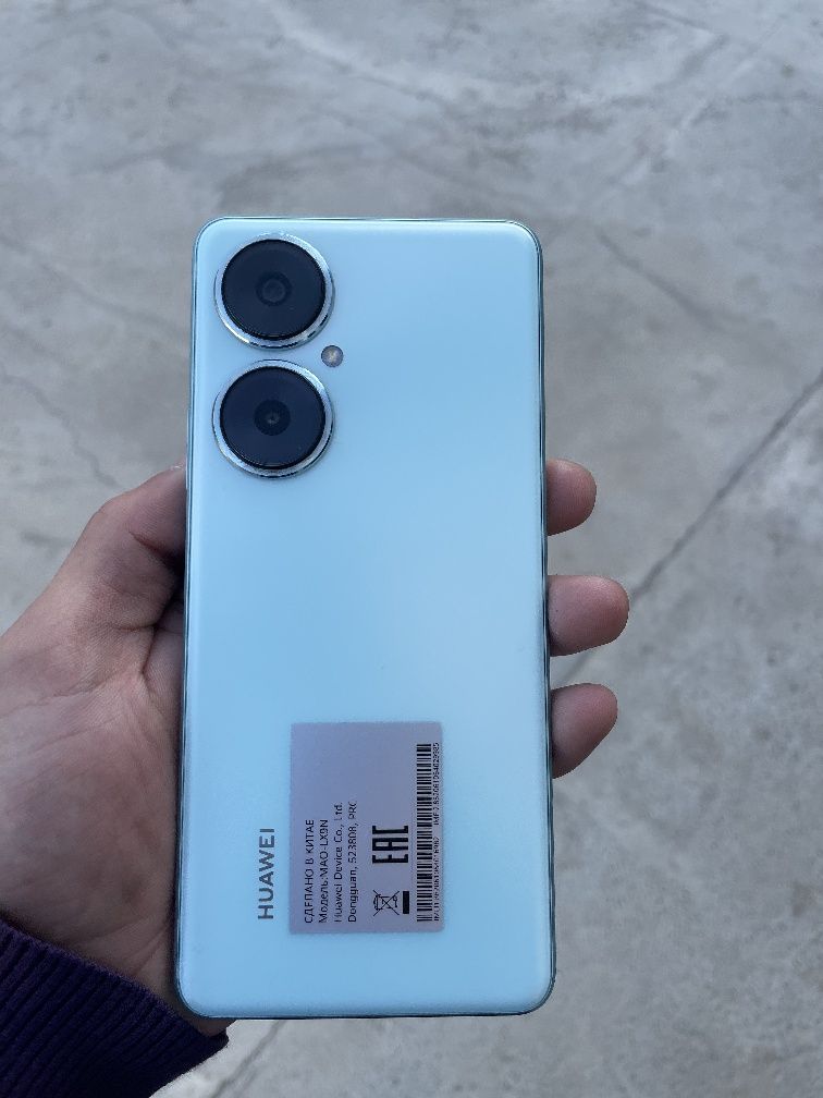 Huawei 11 I nova  8+3/128 GB