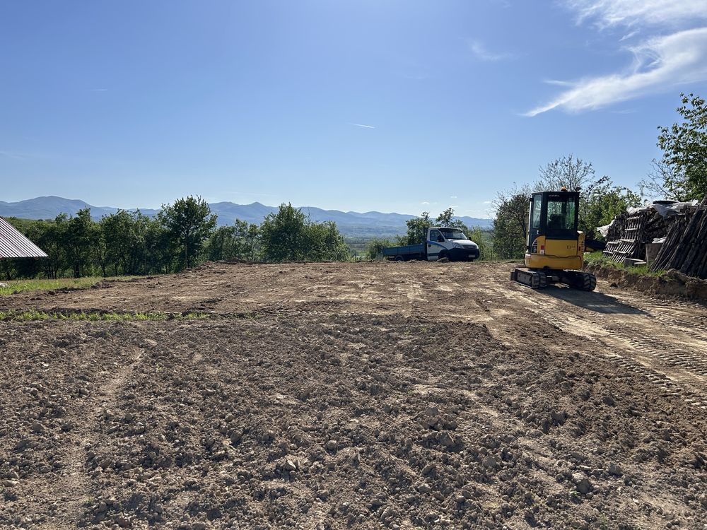 Inchiriez  miniexcavator 2,7 tone si autobasculanta 3,5 tone