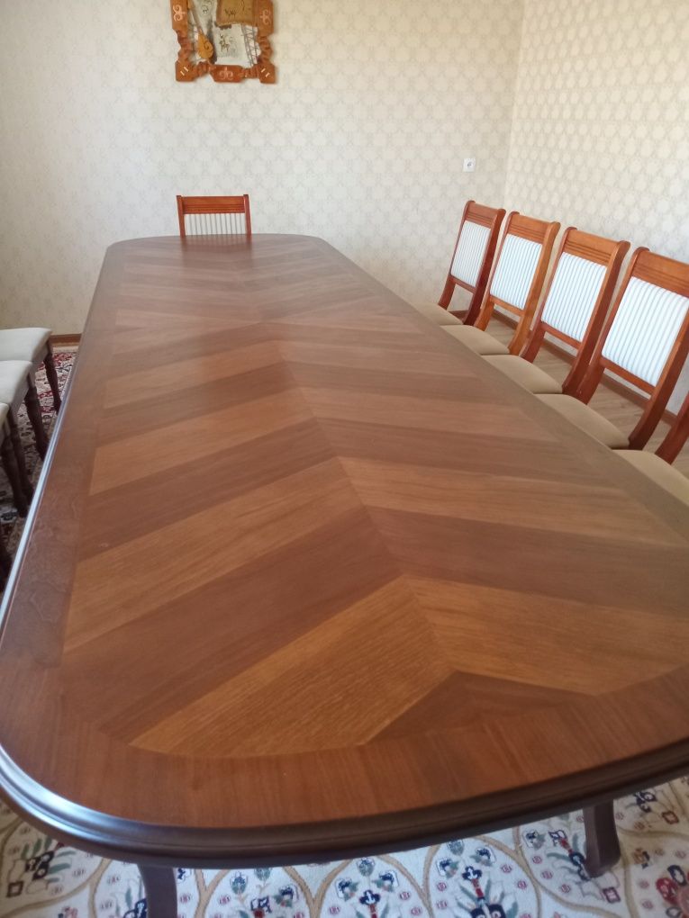 Стол и стулья 12 шт