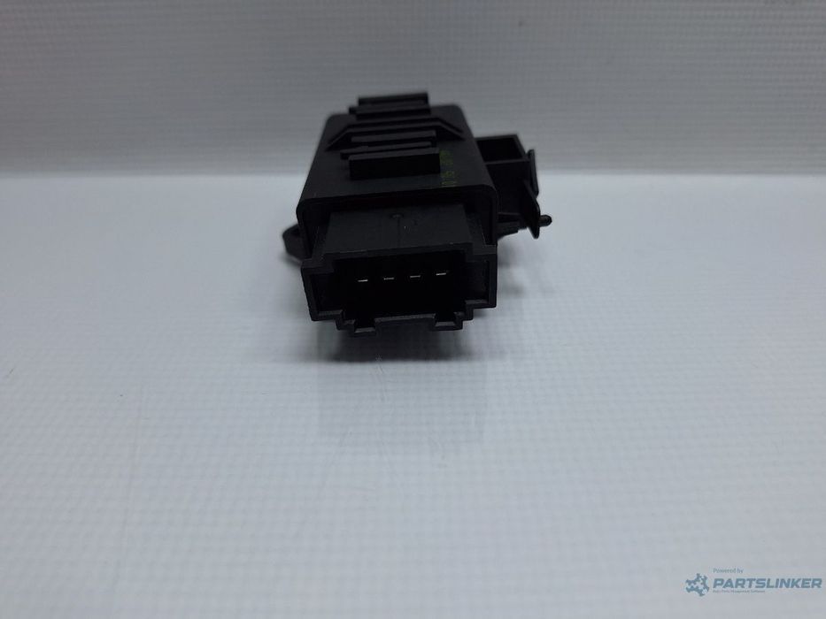 Releu incalzire scaune VOLKSWAGEN PASSAT Variant (3C5) [ 2005 - 2011 ] TDI (BMP) 103KW|140HP OEM 1K0959772