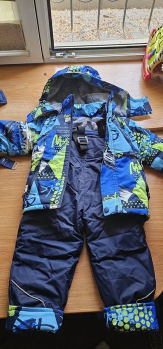 Детский комбинезон и куртка