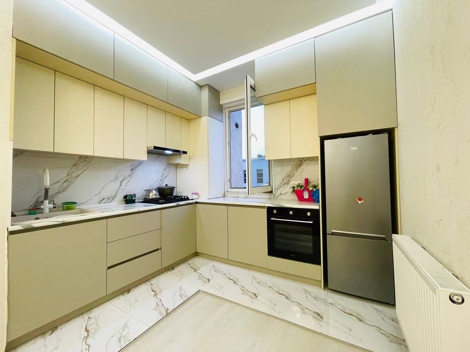 Zarafshon City Продается 4 комнатная квартира ремонт Бобура Яккасарай